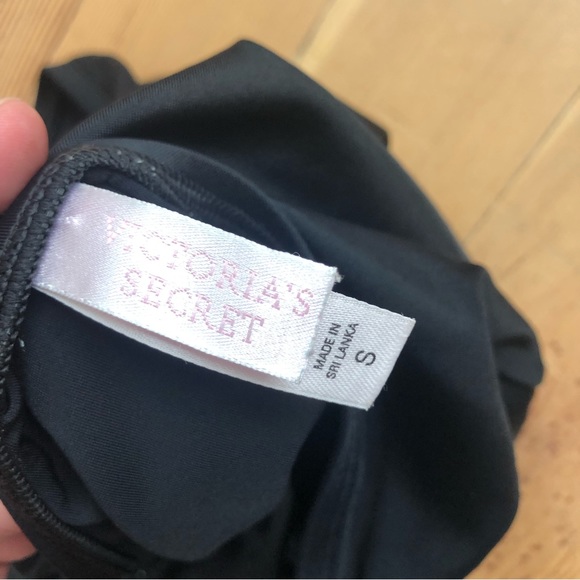 Elegant Black Women's Swimsuit - Picture 10 of 11